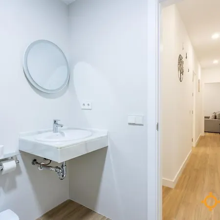 Living By Livework Apartman *